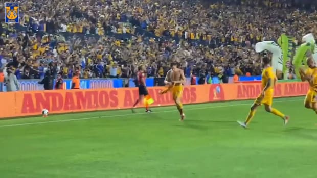 Thauvin's superb long range goal vs Monterrey